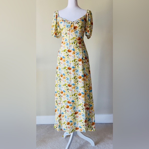 ASTR The Label NWOT Floral Puff Sleeve Midi Dress with Front Side Slit Size M - Picture 6 of 12
